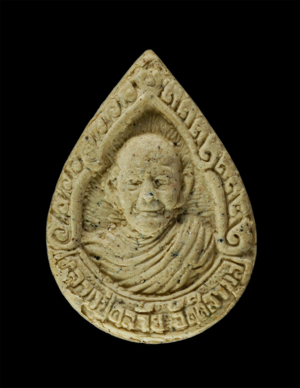 9Dec24 (31)bp.jpg - พระผงหลวงพ่อช้าง หลวงปู่คล้าย วัดศิลามูล บ้านคลองท่อ ต.หินมูล อ.บางเลน จ.นครปฐม เนื้อผงพุทธคุณ ผงว่าน พระเก่าสวย มวลสารดี น่าเก็บสะสมบูชา พร้อมกล่องเด [..] | https://kamulet.in.th